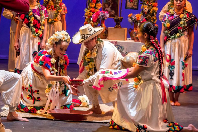 Regresa Ballet Folklórico UV a sus orígenes con el espectáculo Raíces