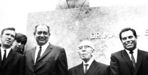 Develación del busto en homenaje al primer rector de la UV, Manuel Suárez Trujillo.
