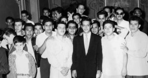 Estudiantes en el Paraninfo del Colegio Preparatorio. Xalapa, Ver. ca. 1959.