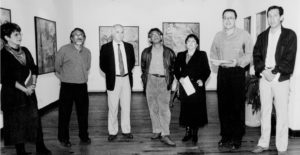 Inauguración de una exposición del artista Pepe Maya. Le acompañan entre otros, Leticia Tarragó, Adrián Mendieta, Guillermo Villar, Carmen Blázquez y Javier Puchetta, director de la Galería Alva de la Canal. Xalapa, Ver. ca. 1993.