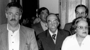 Juan Vicente Melo con Gonzalo Celorio y Maria Luisa Mendoza (La china Mendoza). Xalapa, Ver. ca. 1988.