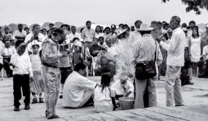 Participación de la danza del tigre, de la comunidad popoluca de San Fernando (Soteapan), en la ceremonia de inauguración de la uvi Las Selvas. Fotografía: Ana Cecilia Escribano Reyes. Col. crcu.