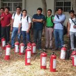 Imagen FIME-UV Poza Rica realiza curso-taller de capacitación a sus estudiantes en el manejo de extinguidores en situación de riesgo.