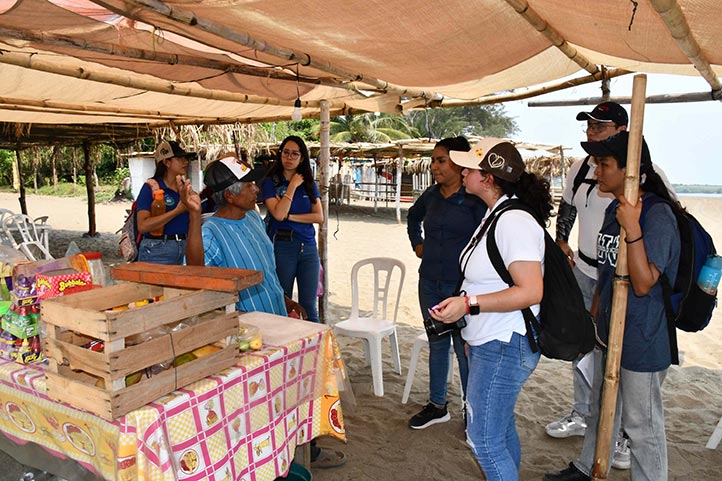 Estudiantes de la región Veracruz conocieron de cerca las necesidades de la comunidad Arroyo de Liza 