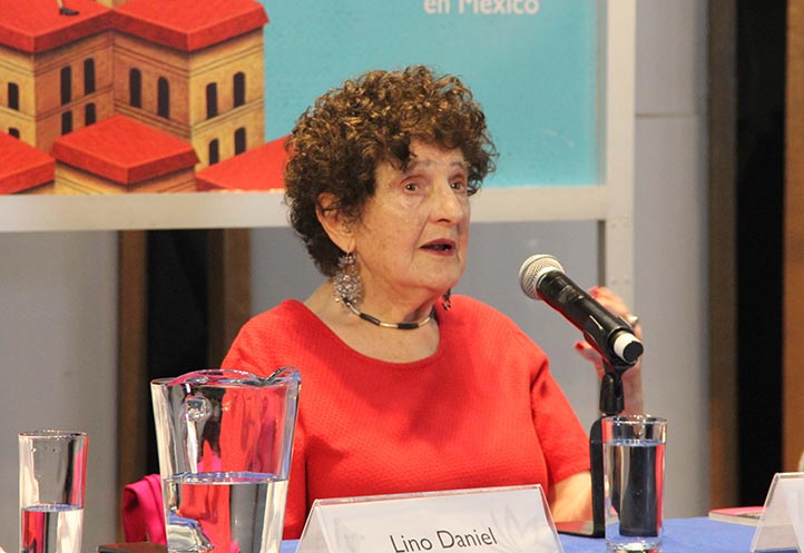 La escritora Margo Glantz, durante la presentación de su libro, en la FILU 2024