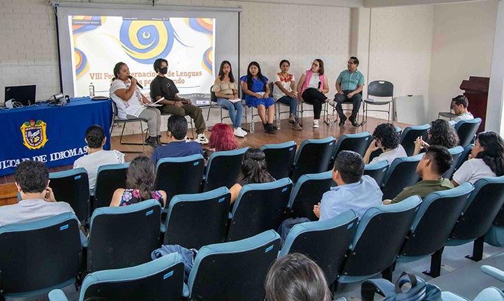 Docentes y estudiantes de la UV-Intercultural participaron en el VIII Foro Internacional de Lenguas Maternas por el Mundo 