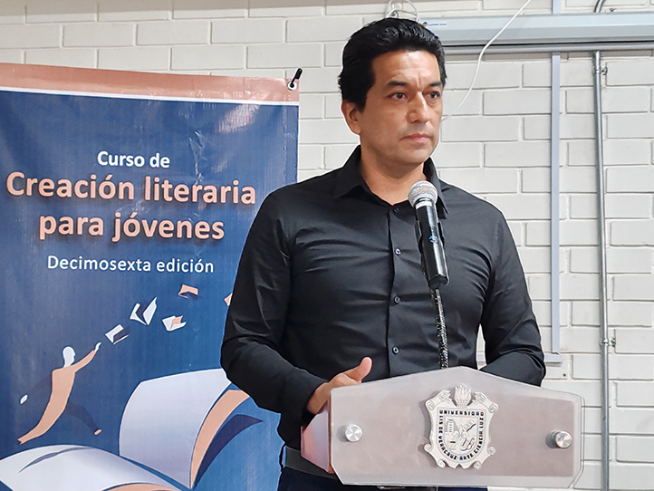 Juan Pablo Rojas Texon, director de la Facultad de Letras Españolas 