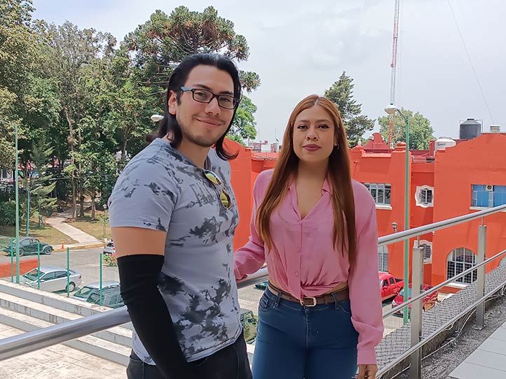 Leonel Córdoba y Guadalupe Bello, alumnos de la Maestría en Sistemas Interactivos Centrados en el Usuario 