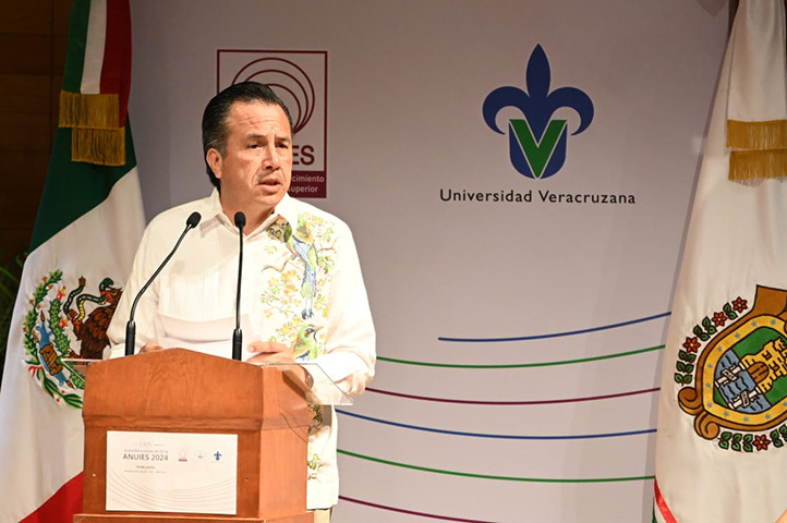 Cuitláhuac García abogó por la mejora continua del sistema de educación superior