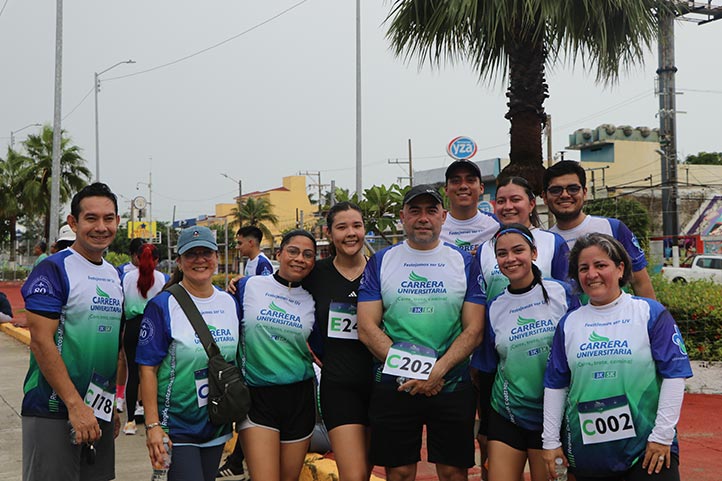 Camaradería y alegría imperaron en el evento que congregó a trabajadores y alumnos de la UV 