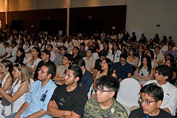 Universitarios de distintas instituciones estatales y nacionales asisten al XXX Congreso Nacional de Anatomía 