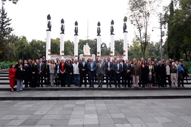 Autoridades y comunidad universitaria asistió a la inauguración de la muestra Veracruz, singularidad y riqueza de su biodiversidad