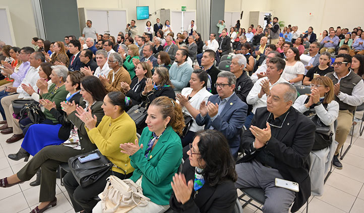 En la sesión solemne del CUR estuvieron consejeros universitarios e integrantes de la comunidad UV 