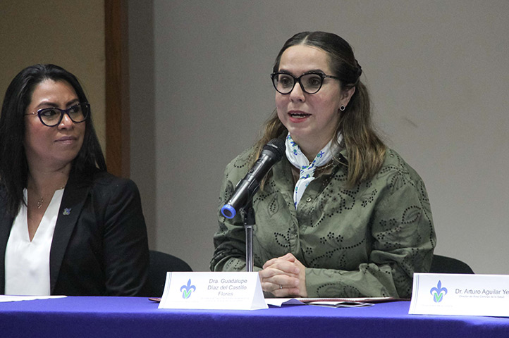 La secretaria de Salud, Guadalupe Díaz del Castillo Flores, invitó a los estudiantes para que continúen con su preparación profesional 