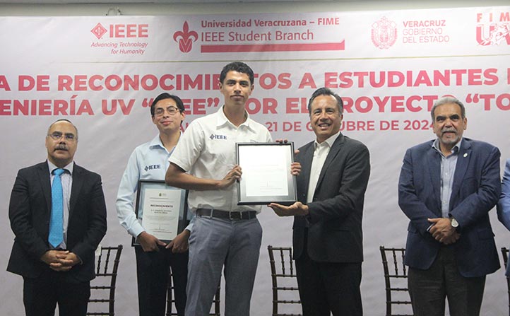 Se entregaron reconocimientos a estudiantes de la FIME e integrantes de la Rama Estudiantil del IEEE