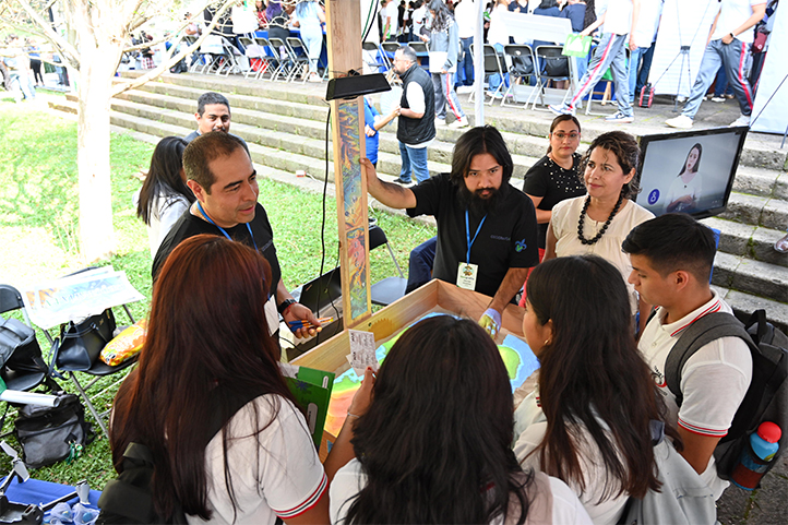 El evento fue visitado por jóvenes de más de 50 escuelas de nivel medio superior de Xalapa y poblaciones aledañas 