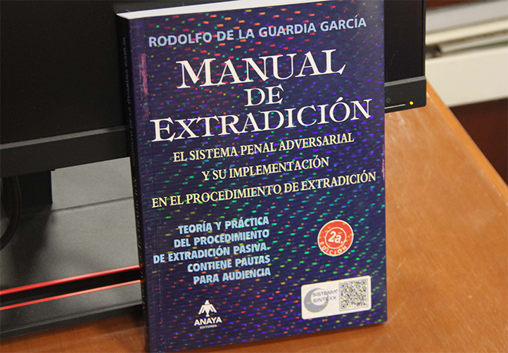 La obra fue elaborada con el rigor metodológico necesario para una tesis doctoral 