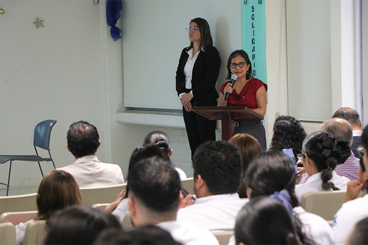 Georgina Hernández Ríos, vicerrectora de la región Coatzacoalcos-Minatitlán, inauguró el evento 