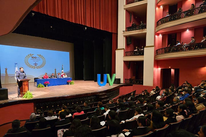 Las actividades académicas se llevaron a cabo en el Teatro “Ignacio de la Llave” en la ciudad de Orizaba 