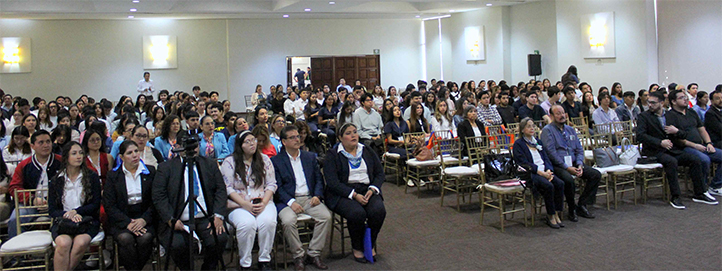 Estudiantes, académicos y egresados participaron en el 8º Congreso Internacional y 6º Encuentro de Egresados de la Facultad de Odontología 