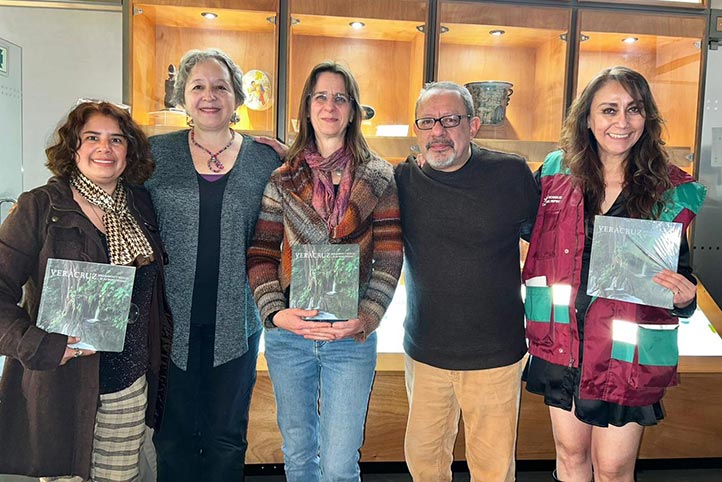 Adriana Elisa Espinosa Contreras, Citlali López, Karina Boege, Alberto Tovalín y Ruth Gómez en la presentación del libro-catálogo 