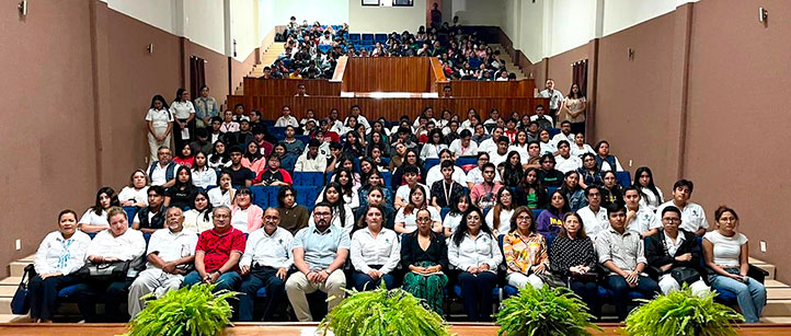 Asistentes al evento, en el auditorio de Humanidades campus Poza Rica 