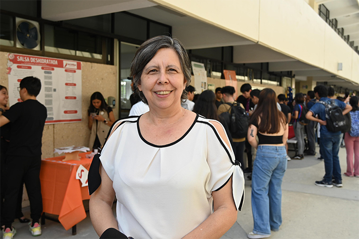 Carmen Bulbarela, docente en la Facultad de QFB y de Ciencias Químicas 