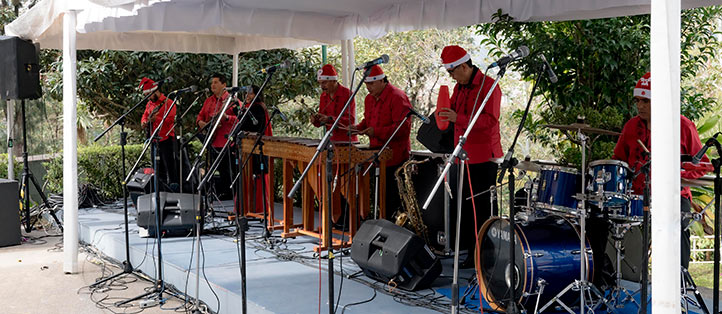 Tlen Huicani Maderas animó al público con diversas canciones