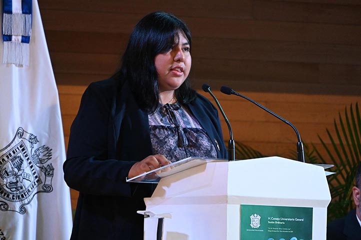 Alejandra de la Cruz Martínez, consejera alumna de la Facultad de Contaduría, región Poza Rica-Tuxpan, compartió los detalles del subsidio ordinario dentro del Presupuesto de Ingresos y Egresos 2025  