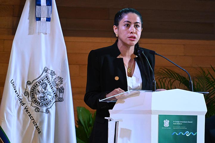 Imelda Fabiola García Rodríguez, consejera ex oficio de la Facultad de Teatro, presentó el Programa de Austeridad para el ejercicio 2025 que se aprobó por mayoría   