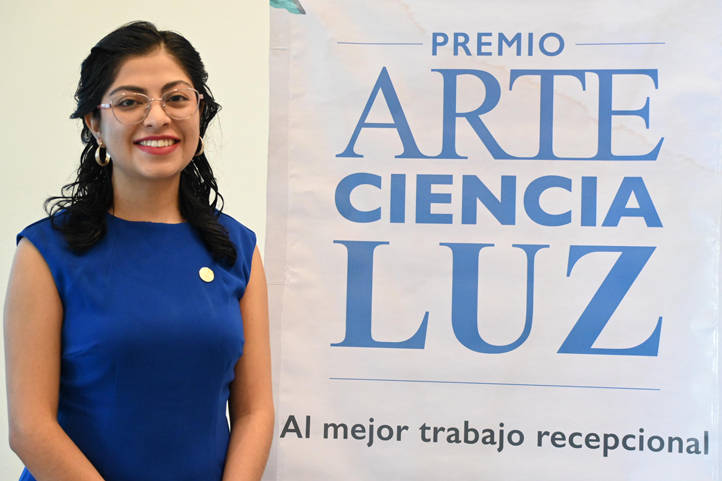 Cianelli Hernández Camarillo, egresada de la Especialización en Métodos Estadísticos, recibió el Premio “Arte, Ciencia, Luz” 2024